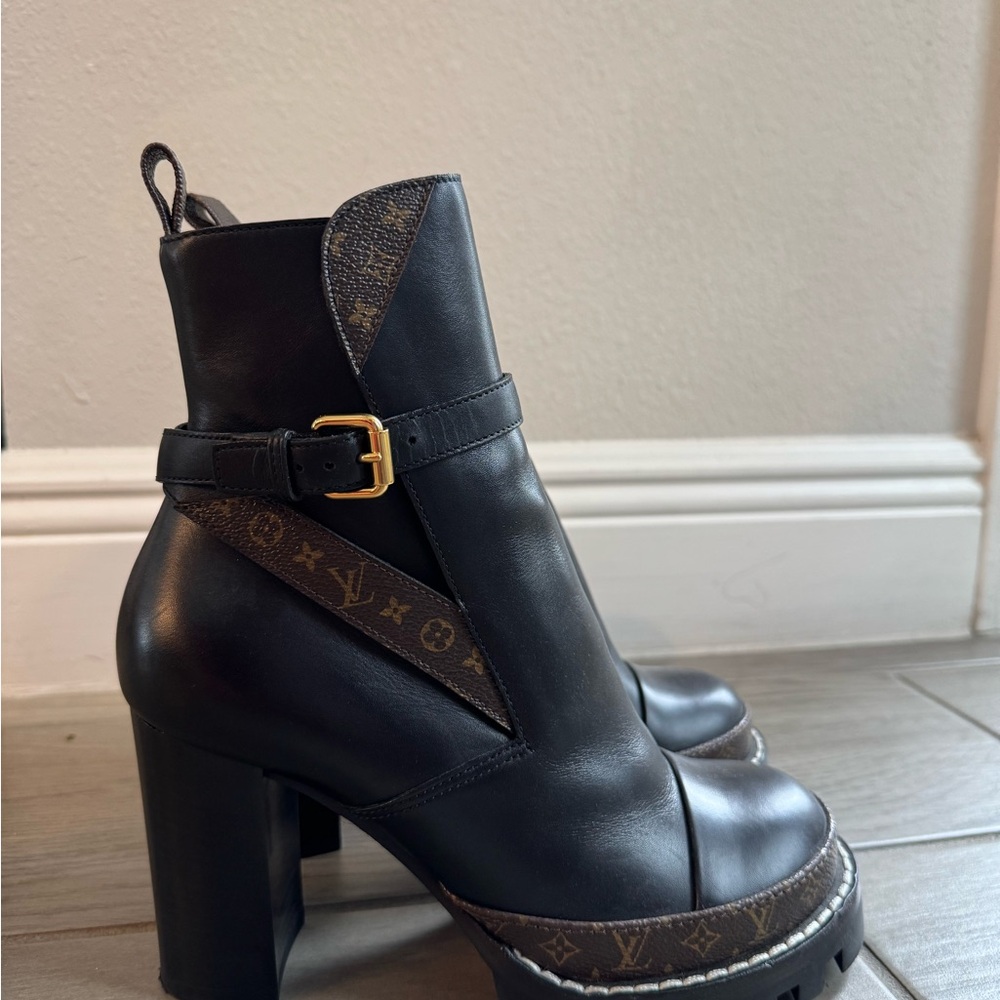 Louis Vuitton Black Leather Ankle Boots